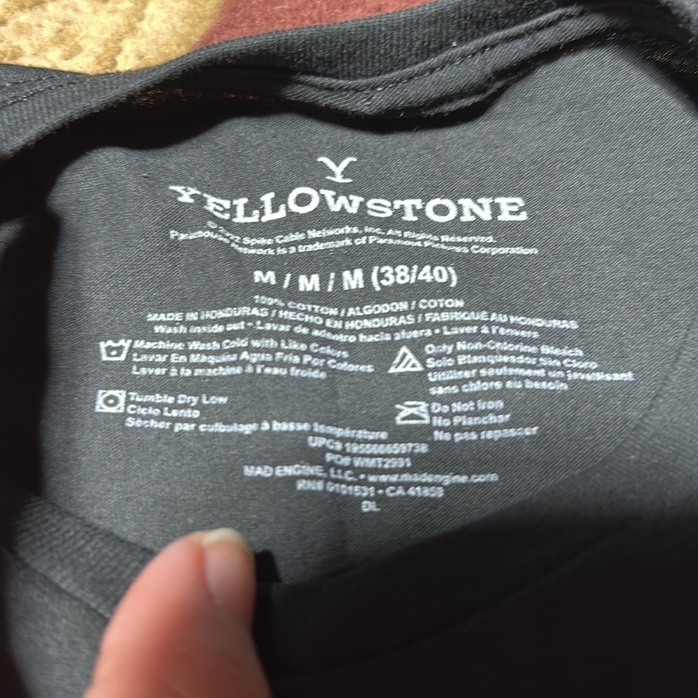 Yellowstone woman t shirt - Picture 3 of 4
